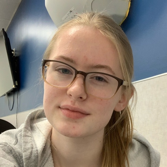 Meet your Posher, Rebecca - Picture 1 of 1